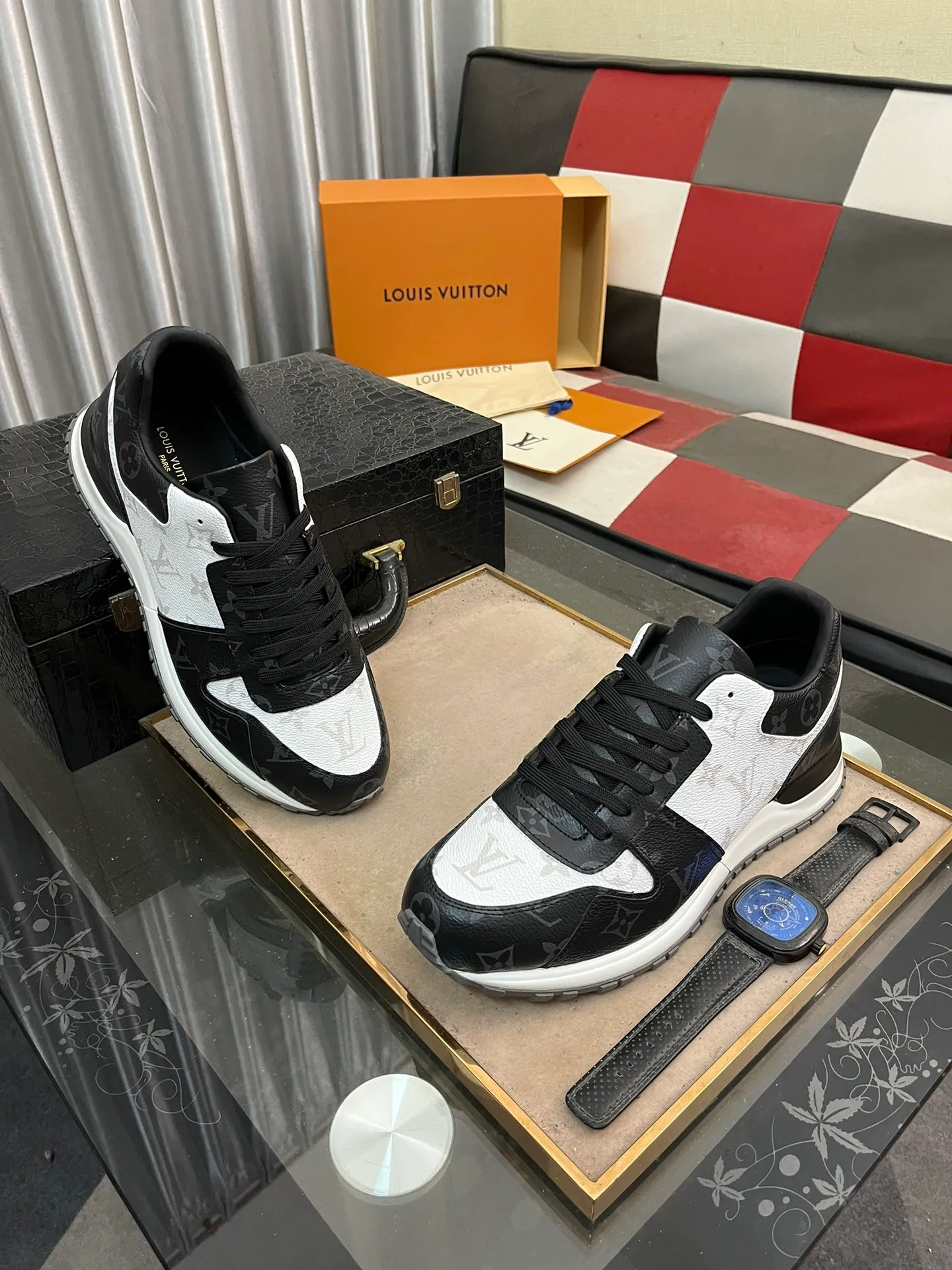 Men's shoes 💰540⌚️⌚️LV Louis Vuitton. The latest fashionable casual shoes are popular in physical stores. New spring and summer comfortable imported custom original cowhide, unique jacquard fabric element design. With sheepskin lining, Lv original base, [sun][sun] high-end packaging and high quality💪Details determine quality, code number 38-44